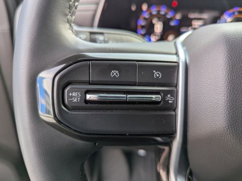 Used 2025 Chevrolet Colorado LT w/ Advanced Trailering Package image 15