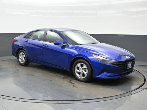 Used 2023 Hyundai Elantra SE image 8