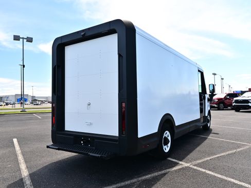 Used 2024 Chevrolet Brightdrop 600 w/ Commercial Equipment Package AWD/4WD image 8