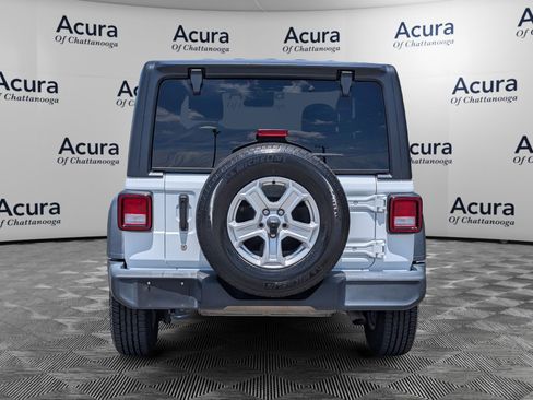 Used 2019 Jeep Wrangler Sport AWD/4WD image 6
