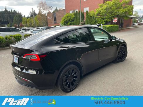 Used 2023 Tesla Model Y Long Range image 10