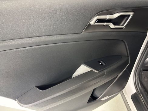 New 2026 Kia Sportage LX image 35