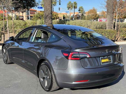 Used 2021 Tesla Model 3 Standard Range Plus image 2