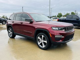 Used 2023 Jeep Grand Cherokee Limited w/ Trailer Tow Prep Group (B) AWD/4WD video 2