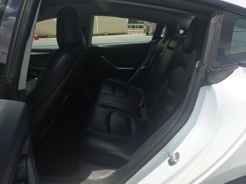 Used 2021 Tesla Model 3 Standard Range Plus RWD image 6