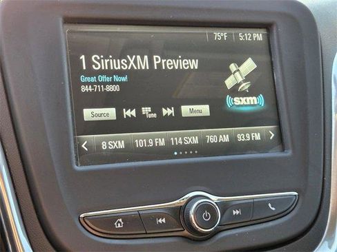 Used 2018 Chevrolet Equinox LT image 19