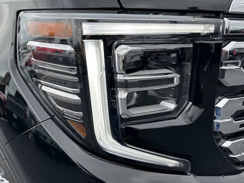 Certified 2025 GMC Sierra 1500 Denali w/ Denali Reserve Package AWD/4WD image 10