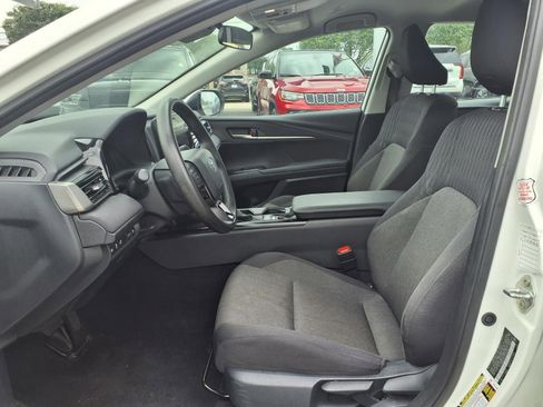 Used 2025 Toyota Camry LE FWD image 17
