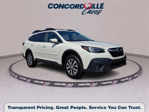 Used 2022 Subaru Outback Premium AWD/4WD image 1