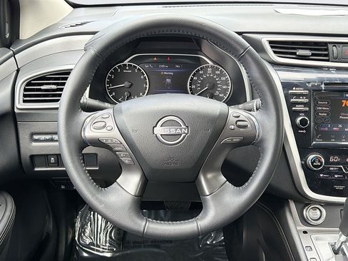 Used 2023 Nissan Murano SV FWD image 7
