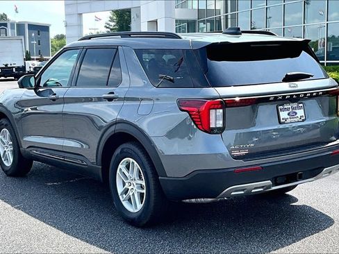 New 2026 Ford Explorer Active w/ Active Comfort Package RWD image 3