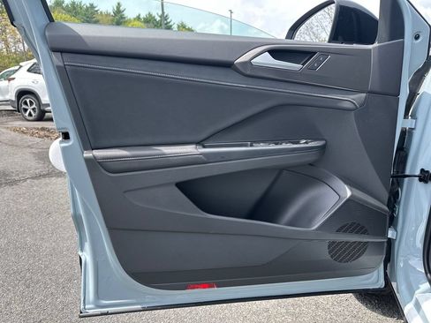 New 2026 Volkswagen Taos SE AWD/4WD image 5