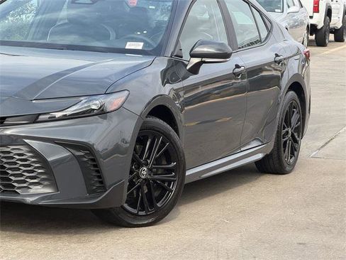 Certified 2025 Toyota Camry SE image 3