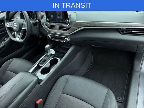 Used 2024 Nissan Altima 2.5 SV FWD image 36