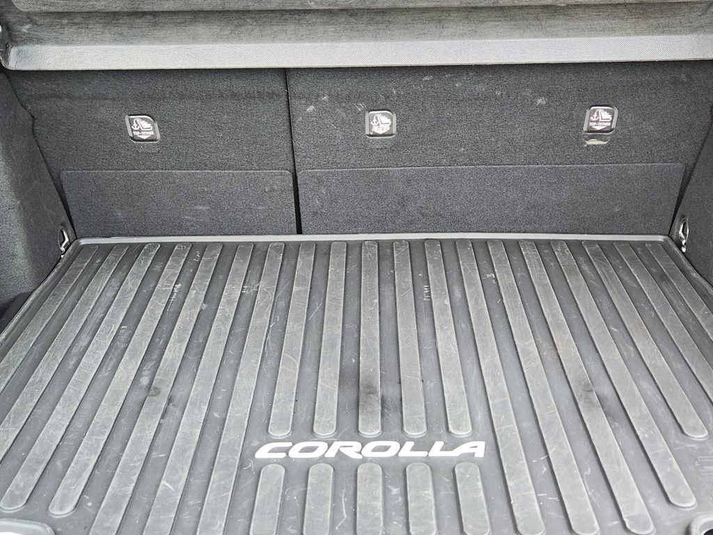 Used 2025 Toyota Corolla SE FWD image 30
