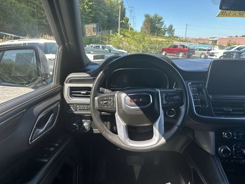 Used 2024 GMC Yukon SLT AWD/4WD image 14