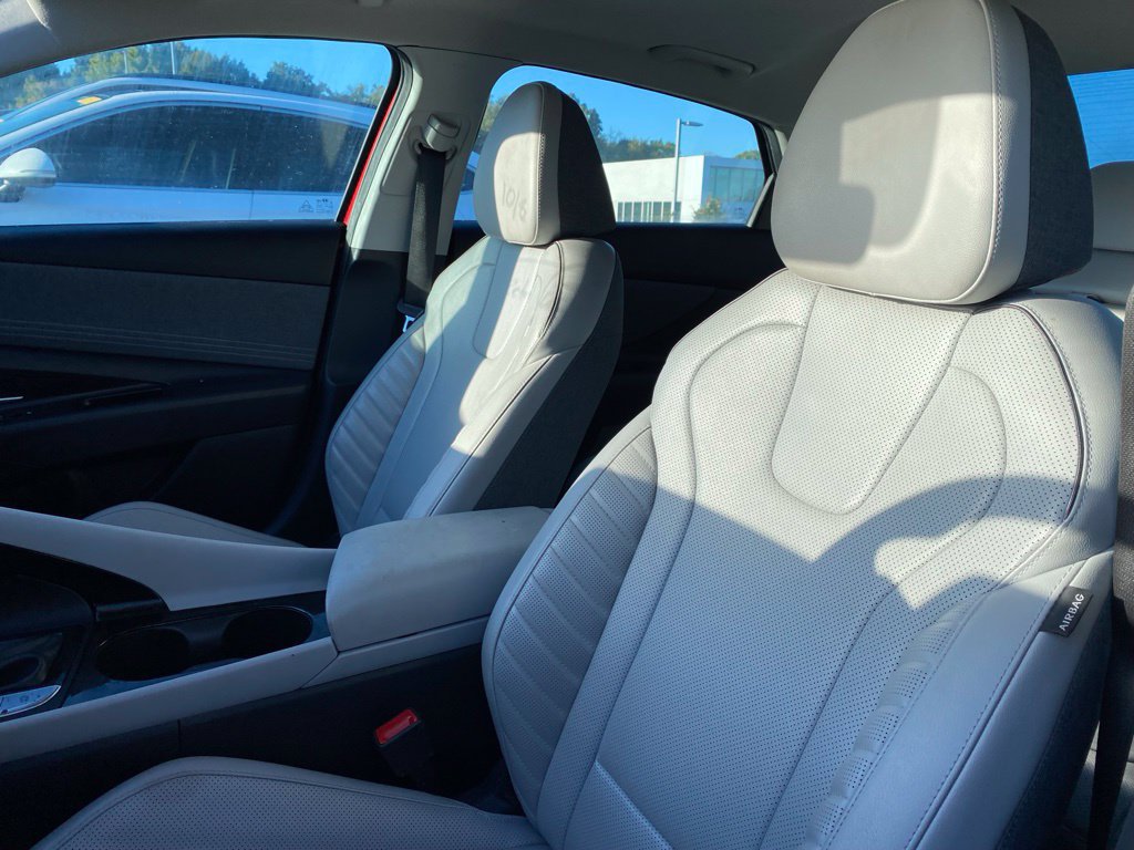 Used 2024 Hyundai Elantra Limited FWD image 8