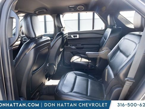 Used 2020 Ford Explorer XLT w/ Equipment Group 202A RWD image 16