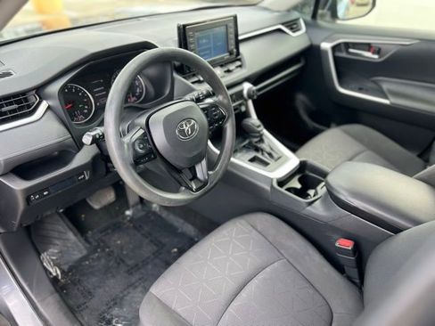 Used 2020 Toyota RAV4 XLE w/ Convenience Package FWD image 14