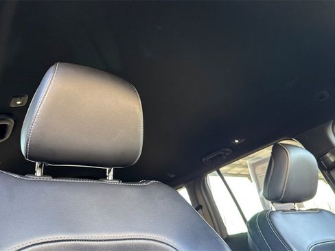 Used 2024 Jeep Grand Cherokee Limited image 24