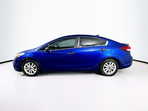 Used 2017 Kia Forte S w/ S Technology Package FWD image 4