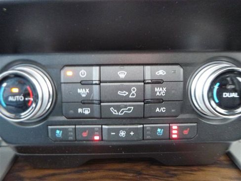 Used 2019 Ford F150 Lariat w/ Equipment Group 502A Luxury image 14