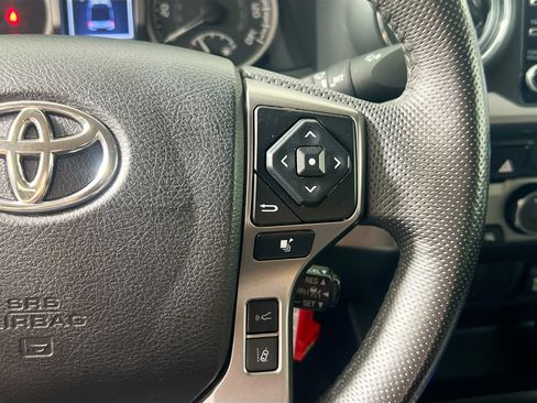 Used 2022 Toyota Tacoma SR5 RWD image 19