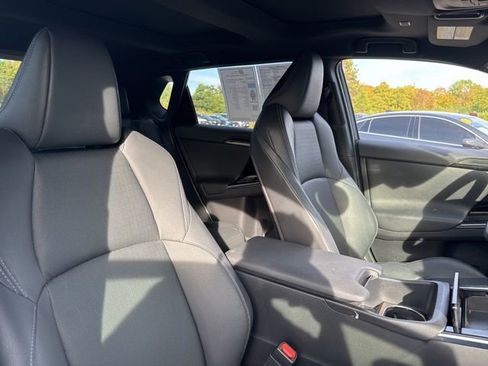 Used 2023 Toyota bZ4X XLE image 9