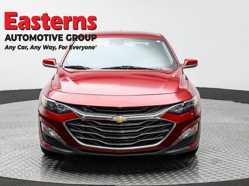 Used 2024 Chevrolet Malibu LT image 2