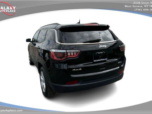 Used 2020 Jeep Compass Latitude w/ Cold Weather Group AWD/4WD image 7