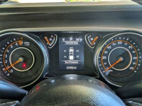 Certified 2022 Jeep Gladiator Sport image 16