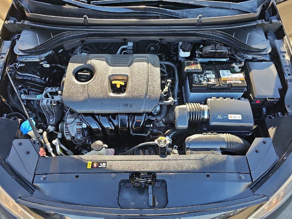 Used 2019 Hyundai Elantra SE FWD image 30