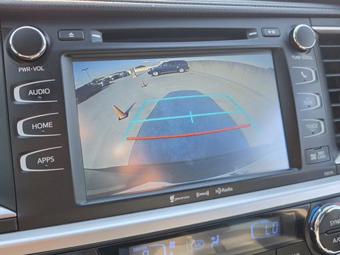 Used 2017 Toyota Highlander SE AWD/4WD image 23