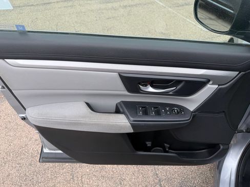 Used 2017 Honda CR-V LX image 11