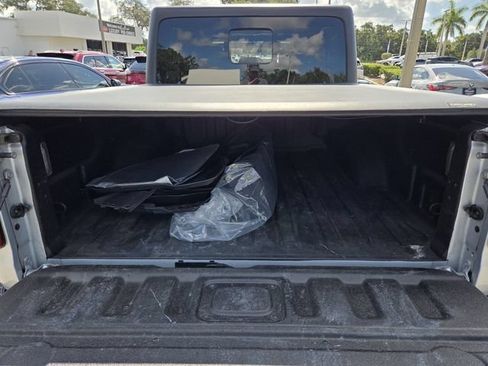Used 2023 Jeep Gladiator Sport AWD/4WD image 32
