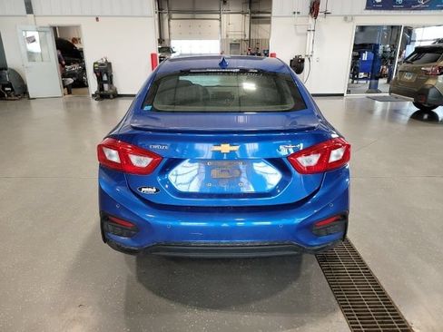 Used 2017 Chevrolet Cruze Premier FWD image 6