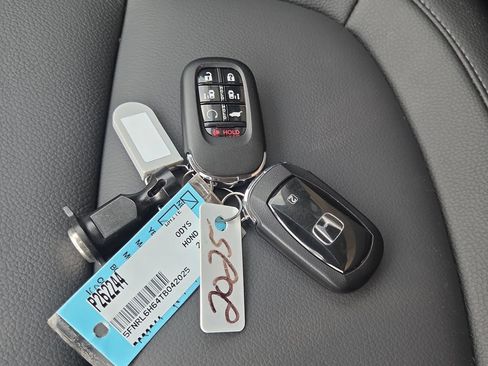 Used 2026 Honda Odyssey EX-L image 19