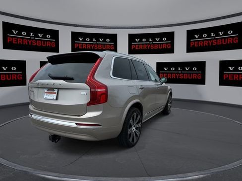 Used 2024 Volvo XC90 T8 Plus w/ Protection Package Premier AWD/4WD image 7