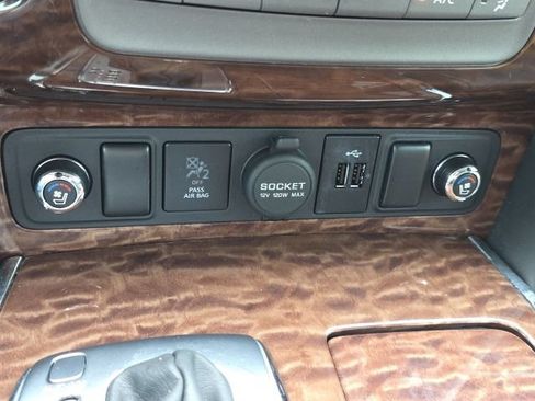 Used 2019 Nissan Armada Platinum RWD image 23