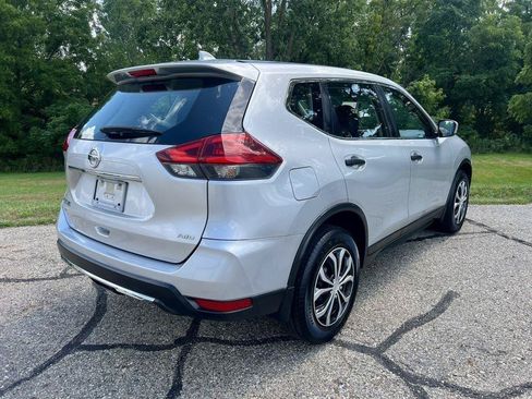 Used 2018 Nissan Rogue S AWD/4WD image 4