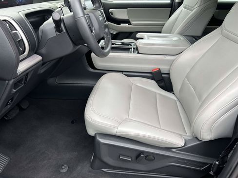 Used 2025 Ford Expedition Active RWD image 20