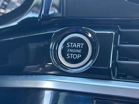 Used 2024 Nissan Pathfinder SV FWD image 23