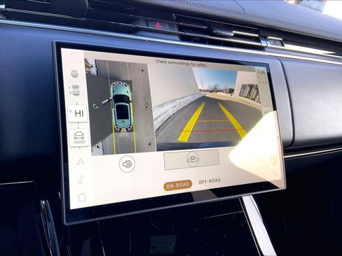 Used 2025 Land Rover Range Rover Sport SE image 27