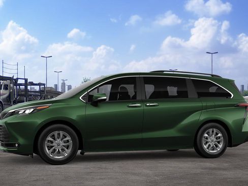 New 2026 Toyota Sienna XLE FWD image 5