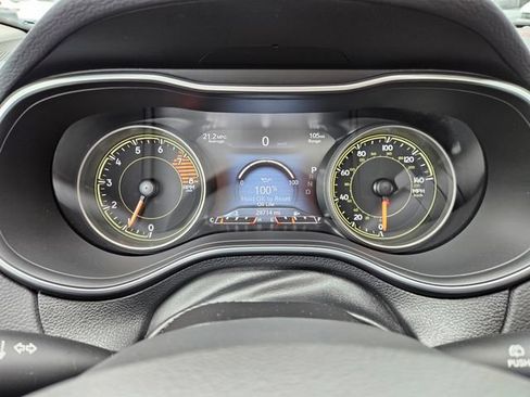 Used 2022 Jeep Cherokee Trailhawk w/ Sun, Sound & Nav Group AWD/4WD image 35