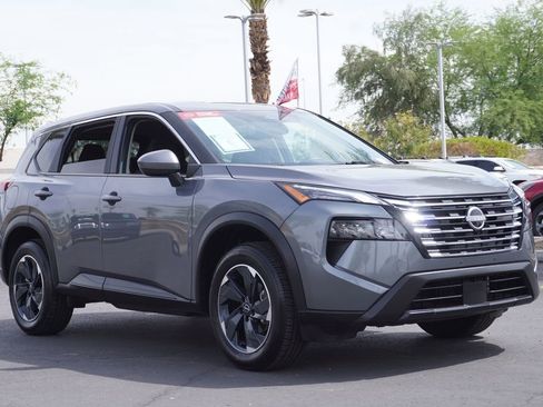 Certified 2025 Nissan Rogue SV image 4