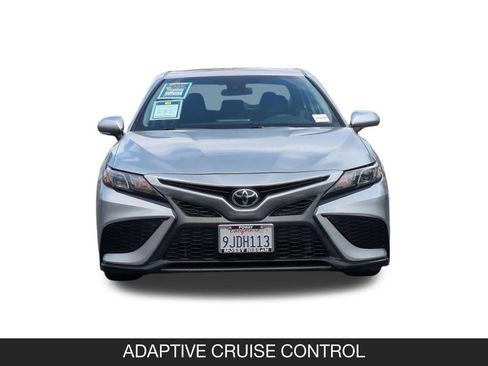 Used 2024 Toyota Camry SE FWD image 4