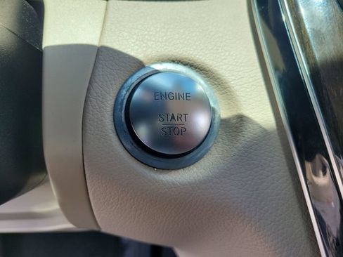 Used 2017 Mercedes-Benz C 300 Sedan image 38