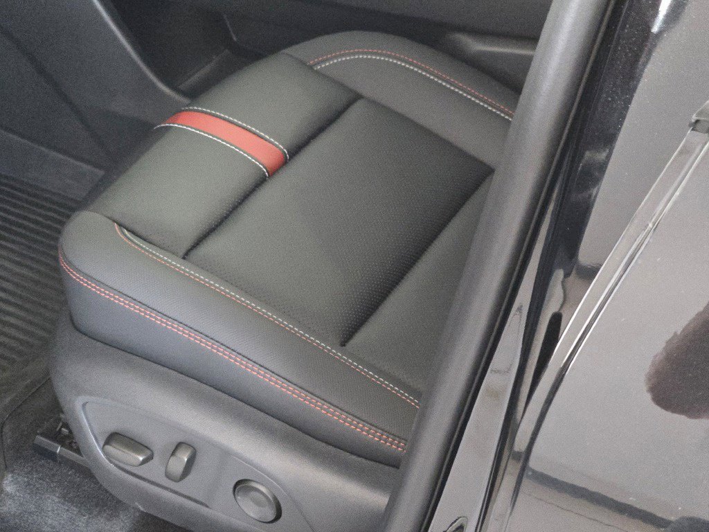 New 2026 Chevrolet Traverse RS w/ LPO, Floor Liner Package AWD/4WD image 24