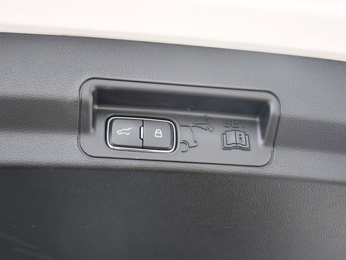 Used 2023 Ford Explorer XLT w/ Equipment Group 202A image 21